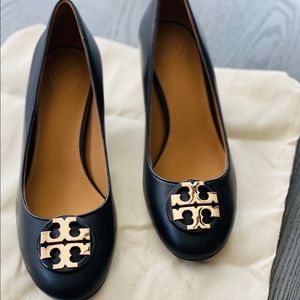 Tory Burch Multi-Logo Pump
